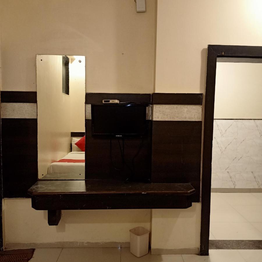 Hotel Palkhi Shirdi Eksteriør billede